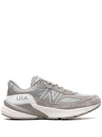 New Balance x WTAPS baskets 990V2 - Gris