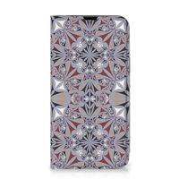 iPhone 13 Standcase Flower Tiles - thumbnail