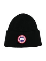 Canada Goose Kids bonnet en maille nervurée à patch logo - Noir