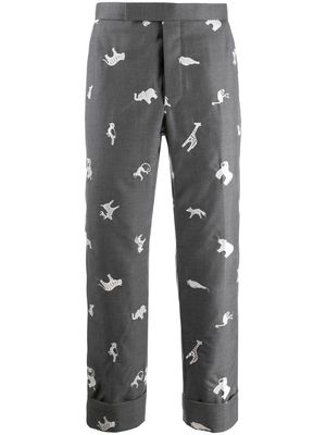 Thom Browne pantalon de costume crop à détails brodés - Gris