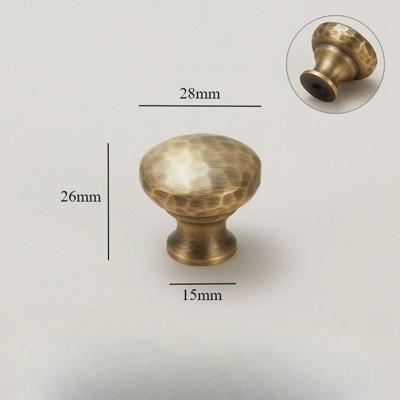 Vintage Handgehamerde Messing Kast- en Ladegrepen - Bronzen Meubelgrepen Vintage Handgehamerde Messing Kast- en Ladegrepen - Bronzen Meubelgrepen