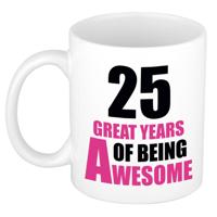 Verjaardag 25 jaar Koffiemok Cadeau - Great years of being awesome - wit/roze - voor dames