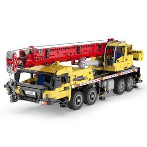 CaDA Construction - Remote Control Crane Truck constructiespeelgoed C61081W