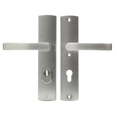 AXA AXA Curve Plus veiligheidsbeslag achterdeur gebogen schild Blok-kruk PC72 met kerntrekbeveiliging SKG3 - aluminium