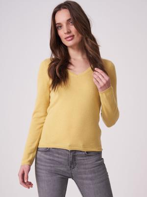 Basic fijngebreide V-hals trui van biologisch cashmere