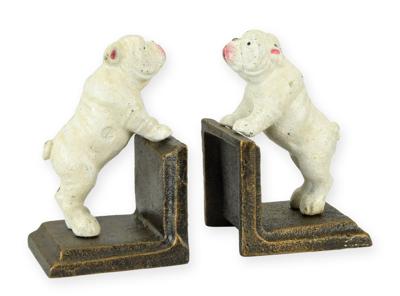 A PAIR OF CAST IRON BULLDOG BOOKENDS