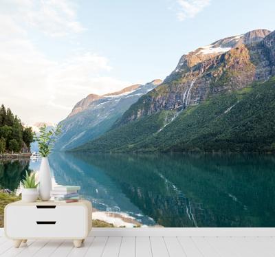 Bergen en meer landschap fotobehang