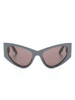 Balenciaga Eyewear lunettes de soleil Monaco à monture papillon - Gris