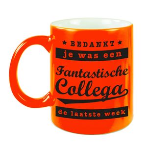 Collega cadeau mok / beker neon oranje een fantastische collega laatste week afscheid/pensioen kado