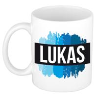 Lukas naam cadeau koffie mok - beker - met blauw verfstrepen - Cadeau collega - vaderdag