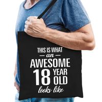 Awesome 18 year / 18 jaar cadeau tas zwart voor heren - Feest Boodschappentassen