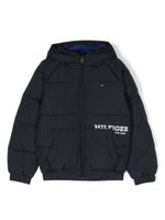 Tommy Hilfiger Junior veste matelassée à logo imprimé - Bleu