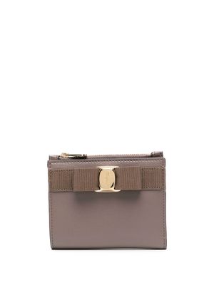 Ferragamo portefeuille pliant à nœud Vara - Marron