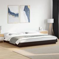 Bedframe massief hout zwart 200x200 cm