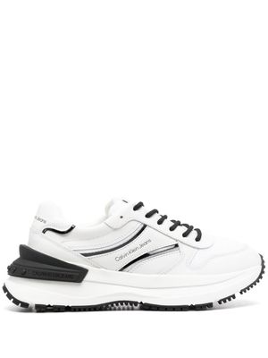 Calvin Klein Jeans baskets à empiècement à logo - Blanc