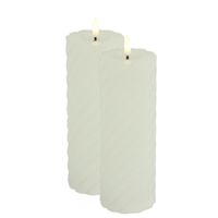 Luxe LED kaars/stompkaars - 2x - wit - D7,5 x H20 cm - timer - warm wit licht - thumbnail