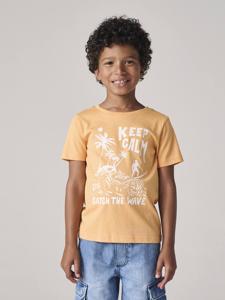 Basics jongensshirt met print op de voorkant koraal