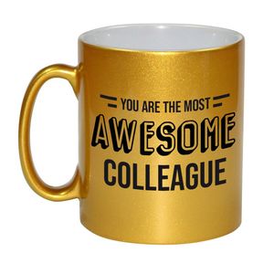 1x stuks personeel / collega cadeau gouden mok / you are the most awesome colleague