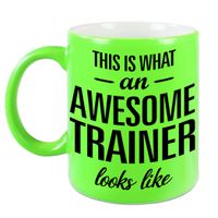 Awesome trainer cadeau mok / beker neon groen 330 ml