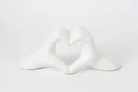 Countryfield ornament keramiek faron hands love 26x9x10.5cm wit