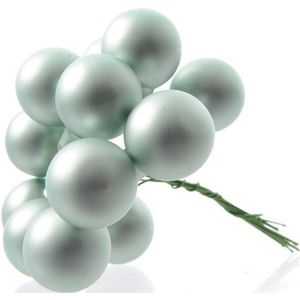 60x Mintgroene mini kerstballen kerststukje stekers 2 cm mat