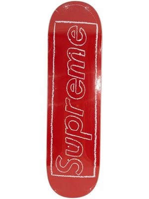 Supreme x KAWS planche de skateboard à logo Chalk - Rouge