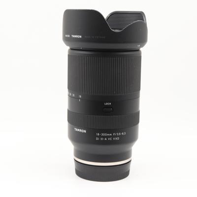 Tamron 18-300mm F/3.5-6.3 Di III-A VC VXD Sony E occasion