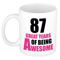 Verjaardag 87 jaar Koffiemok Cadeau - Great years of being awesome - wit/roze - voor dames