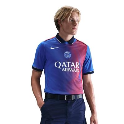Nike Paris Saint-Germain Pre-Match Trainingsshirt 2025-2026 Blauw Rood Wit Nike Paris Saint-Germain Pre-Match Trainingsshirt 2025-2026 Blauw Rood Wit