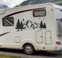 Bergen met bos caravan sticker