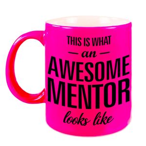 Awesome mentor cadeau mok / beker neon roze voor leraar 330 ml