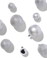 HEMA Kerstballen set zilver - 44 stuks (zilver) HEMA Kerstballen set zilver - 44 stuks (zilver)