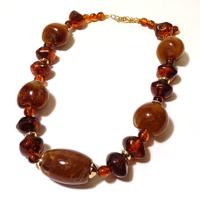 Korte Ketting met Bruine Kralen