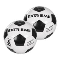 Voetbal bal - 2x - PVC - classic - zwart/wit - 21 cm - speelgoed - buiten