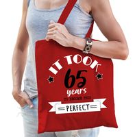 Cadeau tas voor dames - 65 en perfect - rood - katoen - 42 x 38 cm - vijfenzestig - shopper