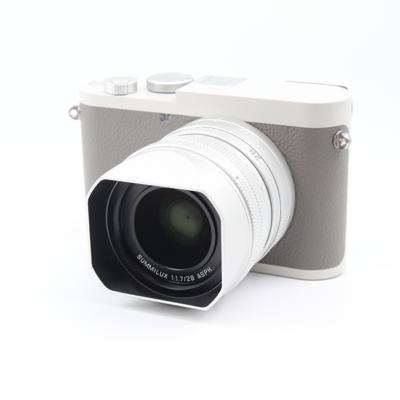 Leica 19054 Q2 Ghost by Hodinkee occasion