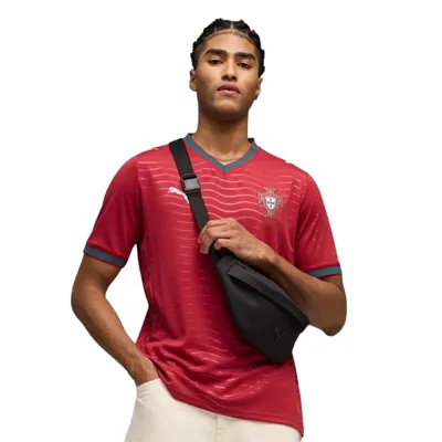 Portugal Thuis Shirt Senior 2026/2028 - Maat S - Kleur: Rood | Soccerfanshop Portugal Thuis Shirt Senior 2026/2028 - Maat S - Kleur: Rood | Soccerfanshop
