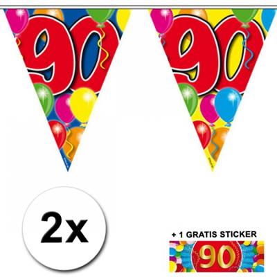 Leeftijd versiering - 2x vlaggenlijnen 90 jaar - met gratis sticker - feestartikelen - verjaardag