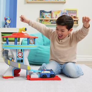PAW Patrol - Uitkijktoren-speelset met voertuigwerper 2 Chase-actiefiguren de politieauto van Chase en accessoires