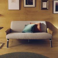 Kave Home 2-zits Bank 'Amsen' Stof en eiken, kleur Naturel