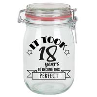 Verjaardag cadeau voorraadpot - leeftijd 18 jaar - glas - 1 liter - snoeppot Verjaardag cadeau voorraadpot - leeftijd 18 jaar - glas - 1 liter - snoeppot