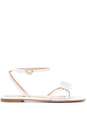 Gianvito Rossi sandales à ornements en cristal - Blanc