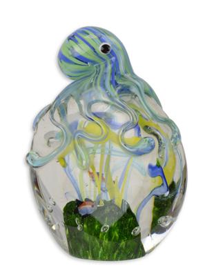 A MURANO STYLE GLASS FIGURINE OF AN OCTOPUSSY