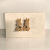 Lichtbruine konijn oorbellen - Sieraden - Spiritueelboek.nl