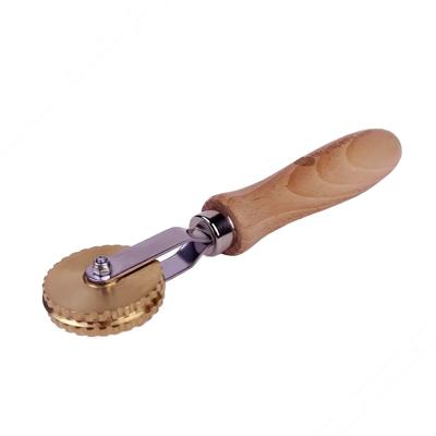 Messing pasta snijwiel voor het snijden en afdichten van pasta met een gladde bladbreedte van 9 mm
