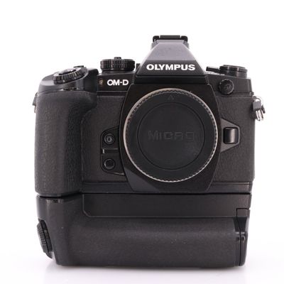 Olympus OM-D E-M1 body zwart + HLD-7 Power Battery Holder occasion