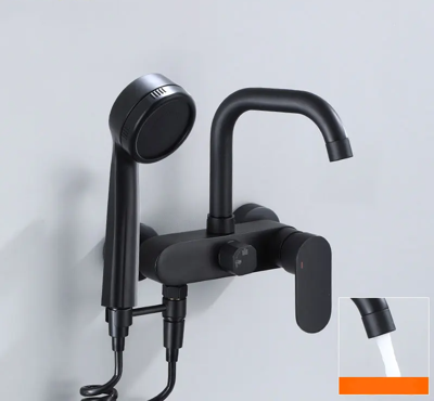 AquaJet Zwart Messing Wandkraan met Zijspuit AquaJet Zwart Messing Wandkraan met Zijspuit