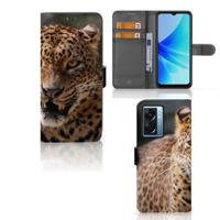 OPPO A77 5G | A57 5G | Telefoonhoesje | Met pasjeshouder | Luipaard