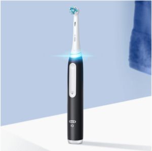 Oral-B elektrische tandenborstel iO3 ice blue - 3 poetsstanden