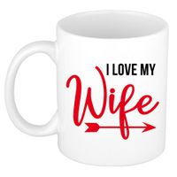 I love my wife cadeau koffiemok / theebeker wit met pijl 300 ml   -